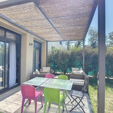 Duplex En Rez De Jardin Apartment Neuville sur Saone Bagian luar foto